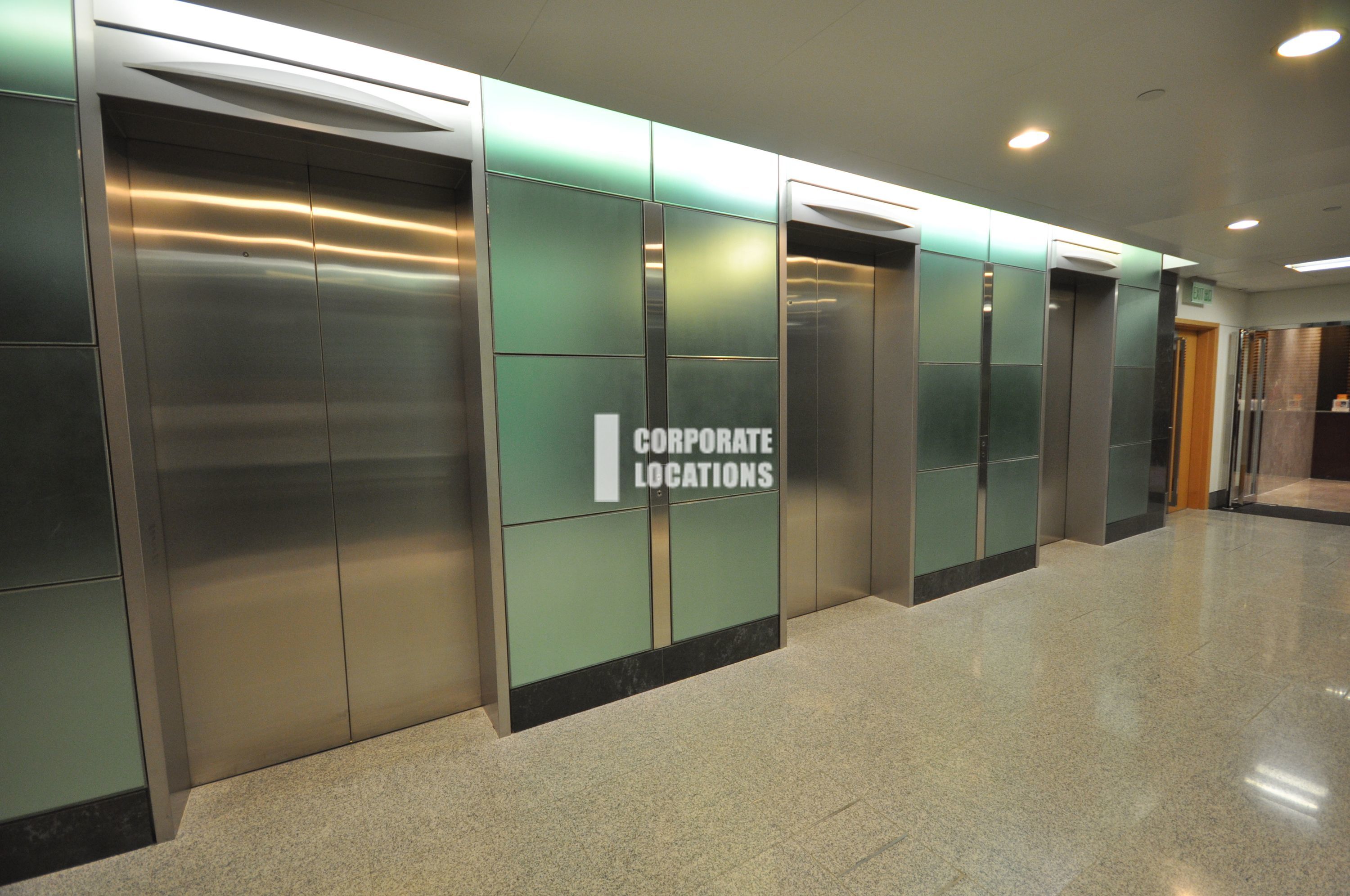 Lease offices in Cheung Kong Center - Central