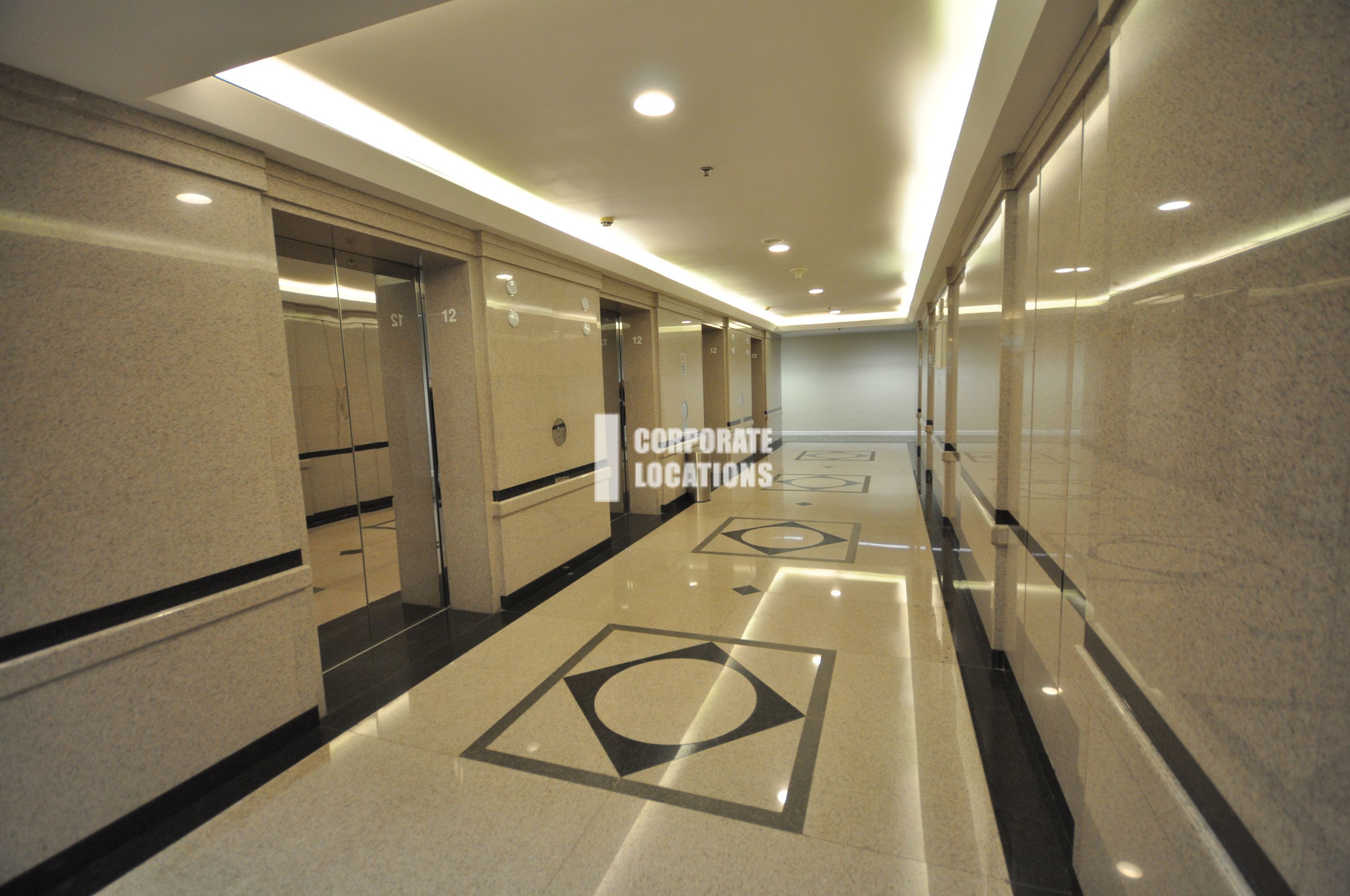 Lease offices in The Gateway Tower 2 - Tsim Sha Tsui / Jordan
