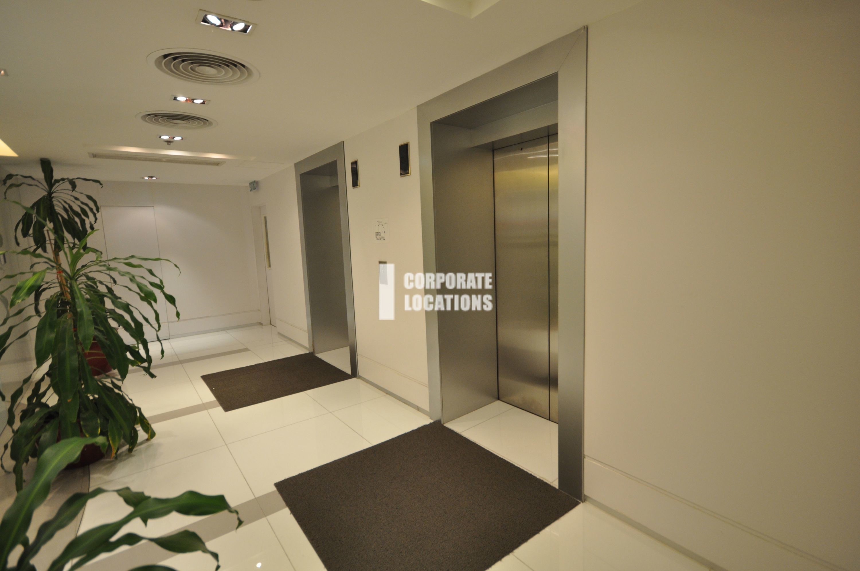 Lease offices in 9 Des Voeux Road West - Sheung Wan / Western District